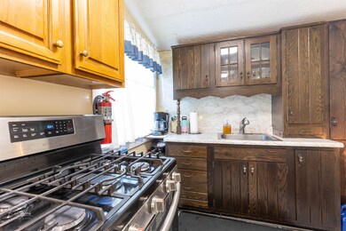 321 W Cresse Ave, Wildwood, NJ 08260 - photo 6