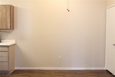 LARGE DINING AREA