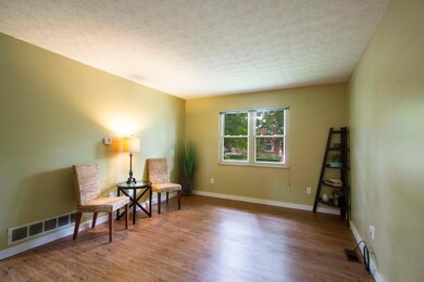 Living room - 1