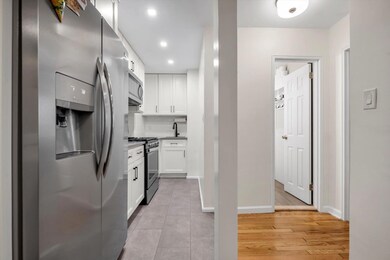 6515 Alderton St unit 3B, Rego Park, NY 11374 - photo 3