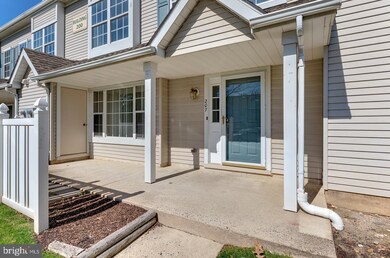 207 Oliphant La, Mount Laurel, NJ 08054 - photo 3