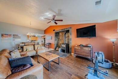 253 N 240 W unit 4, Kanab, UT 84741 - photo 3