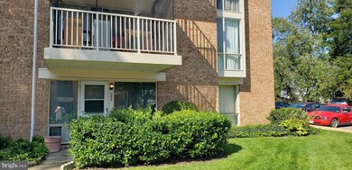 2655 Redcoat Dr unit 111, Alexandria, VA 22303 - photo 3