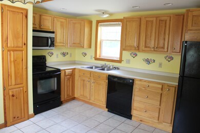 34 Ash St, Gardiner, ME 04345 - photo 4