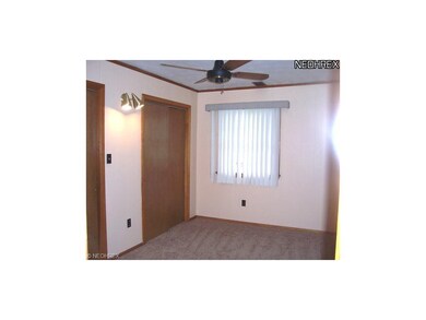 Can be bedroom number 4 or family room.