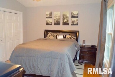 2120 W 57th St, Davenport, IA 52806 - photo 5