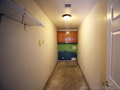 704 Stephanie St, Muldrow, OK 74948 - photo 7