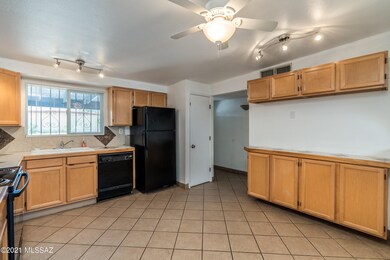 8125 E Domenic St, Tucson, AZ 85730 - photo 5