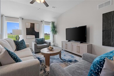 2266 Rock Creek Dr, Tonganoxie, KS 66086 - photo 4