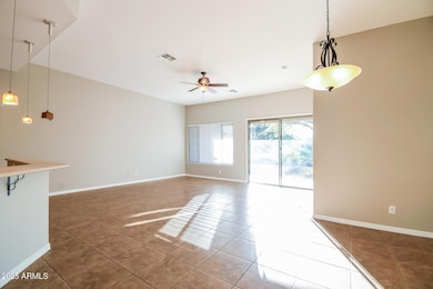 7-photo-Dining-Room-4b670987-6187-4181-8