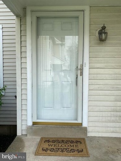 16 Martins Landing Ct, Germantown, MD 20874 - photo 2