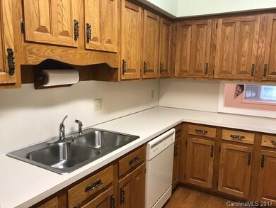 806 Davie Ave unit 806, Statesville, NC 28677 - photo 7