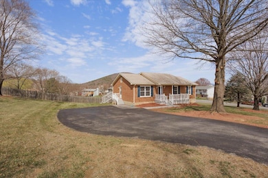 03-174 Ray St_03