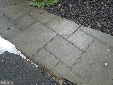 11724 Le Havre Dr, Potomac, MD 20854 - photo 7