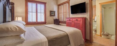 208 W Schubert St, Fredericksburg, TX 78624 - photo 7