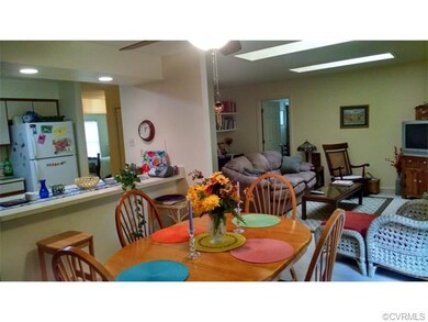 Kitchen flows into dining area and great room - pe