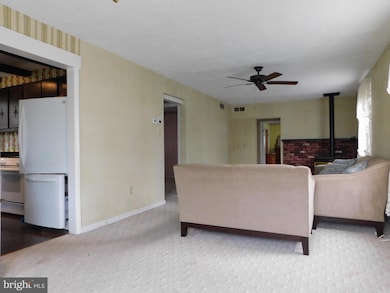 1448 W James St, Norristown, PA 19403 - photo 5