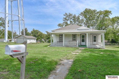 514 N 9th St, Wymore, NE 68466 - photo 2