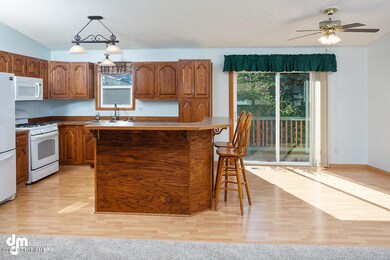 Kitchen/Dining Area