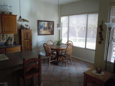 EAT-IN KITCHEN