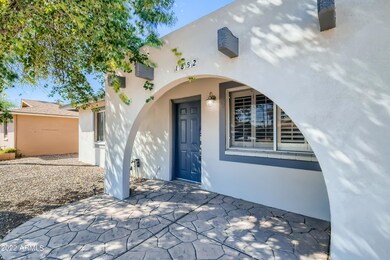 7-471265462-05 Exterior Front Entry