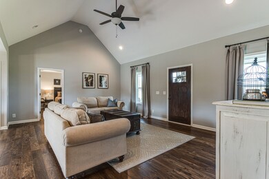 111 Qualls Ln, Shelbyville, TN 37160 - photo 6