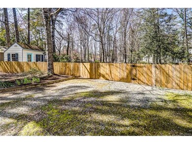 2016 unusually large fenced yard.