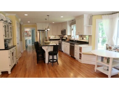19 Barrett Farm Dr, Greenland, NH 03840 - photo 2