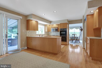 1945 Meadow Ln, Wyomissing, PA 19610 - photo 2