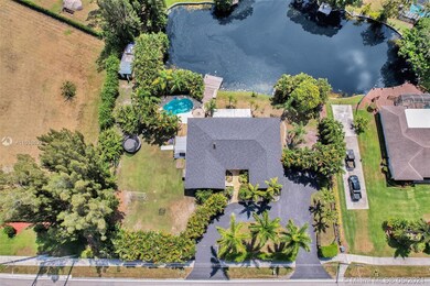 4010 S Hiatus Rd, Davie, FL 33330 - photo 2