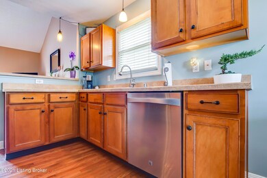 9004 Teak Dr, Louisville, KY 40228 - photo 4