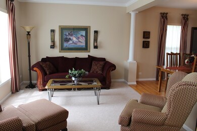 1470 Boulder Bluff Ln, Algonquin, IL 60102 - photo 2