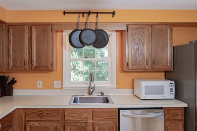 8 Brinton Dr, Nashua, NH 03064 - photo 5