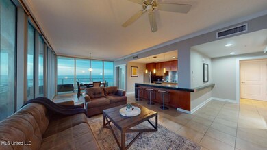 1005OC Living to Kitchen