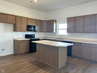 8152 Camellia Ln, Pendleton, IN 46064 - photo 2