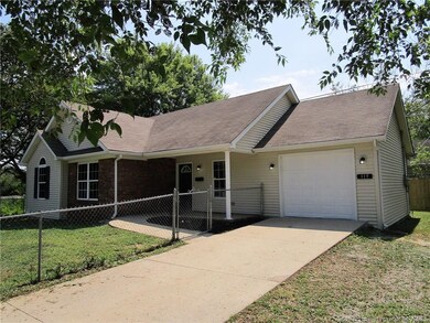 119 Winthrop Ave, Charlestown, IN 47111 - photo 2