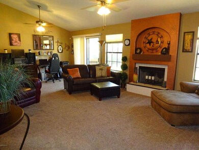 LIVING ROOM I