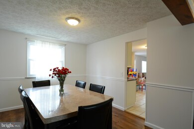 16122 Olmstead Ln, Woodbridge, VA 22191 - photo 7