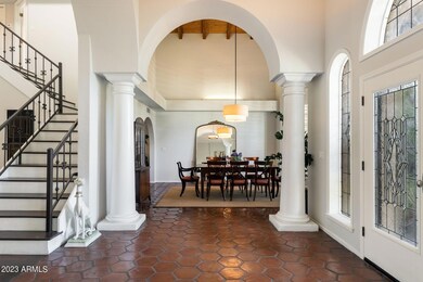 2 W Linger Lane, Phoenix 85021