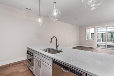 Large island for entertaining
