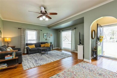 5404 Hickman Rd, Des Moines, IA 50310 - photo 4