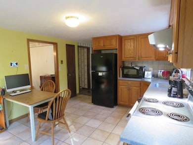 18 Wampatuck St, Pembroke, MA 02359 - photo 5