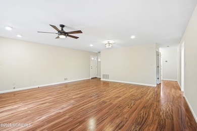 65 Laurie Ct unit 180, Matawan, NJ 07747 - photo 4
