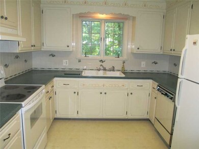 5 Roger Williams Ct, Greenville, RI 02828 - photo 6