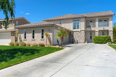 NOW THAT'S A DRIVEWAY! PLUS A 3 CAR GARAGE.