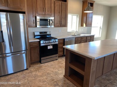 563 W Anasazi Trail, Paulden, AZ 86334 - photo 3