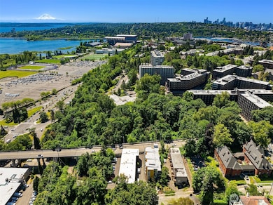 2233 NE 46th St, Seattle, WA 98105 - photo 6