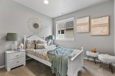 2541 NW Teak Ave unit 82, Redmond, OR 97756 - photo 6