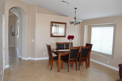 FORMAL DINING AREA