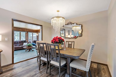 16201 Hillcrest Ln, Eden Prairie, MN 55346 - photo 6